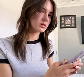 xxxหนังโป้ฝรั่ง Fucking My Best Friend While She Texting Her Boyfriend