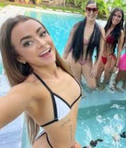 เสียวในกองจองช่างไฟ [ซับไทย] Nikki Nicole Are you ready for a WILD summer?