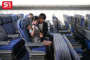 SNOS-180 [Uncen] ไอจืดขึ้นเครื่องยินไปเย็ดแอร์สาวสวย Riri Nanatsumori